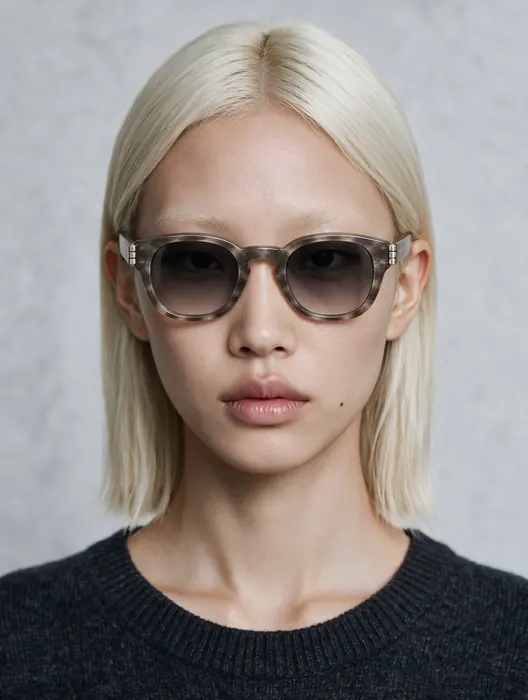 Aiko Velora in Grauwald Smoke
